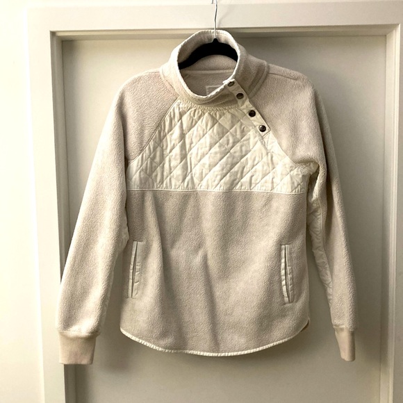 Abercrombie and Fitch Cream Pullover Sweater - Picture 2 of 4